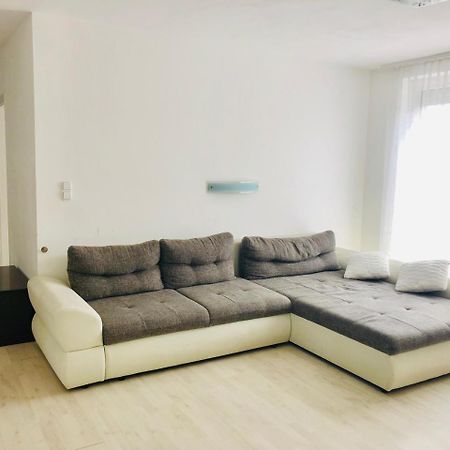 דירות שיופוק Akacvirag Apartman מראה חיצוני תמונה