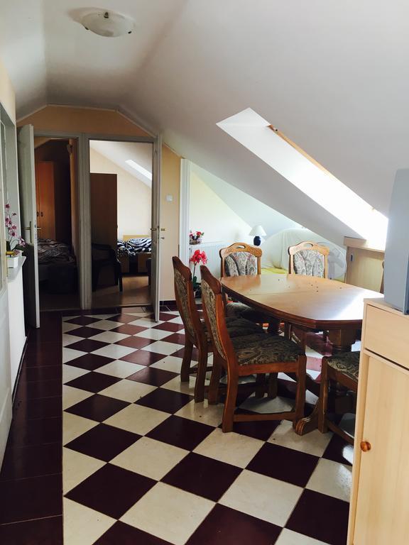 דירות שיופוק Akacvirag Apartman מראה חיצוני תמונה
