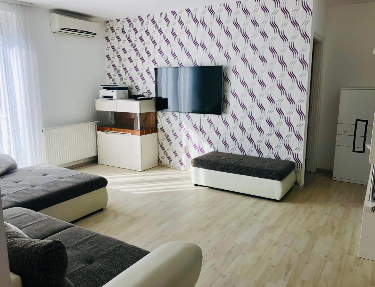 דירות שיופוק Akacvirag Apartman מראה חיצוני תמונה